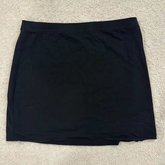 BRAND NEW - WHITE FOX BOUTIQUE - Call It Even Mini Skirt - Black (size XS) - Picture 7 of 12